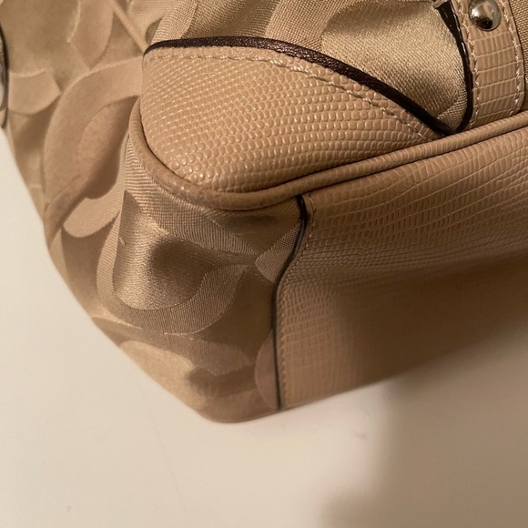 Coach beautiful tan and cream color bag with great conditions - Picture 7 of 16